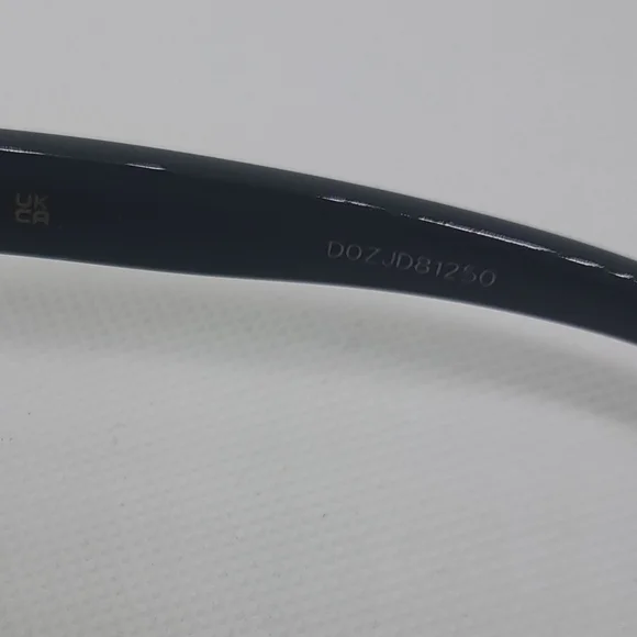 Gucci Black Square Oversized Sunglasses - Picture 11 of 14